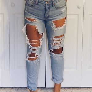 America Eagle Ripped Boyfriend Jeans